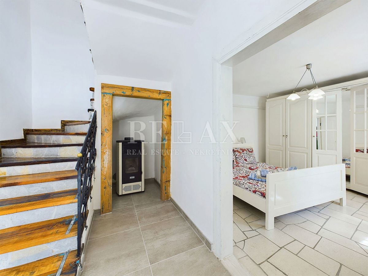 Tribalj - due case in pietra con piscina