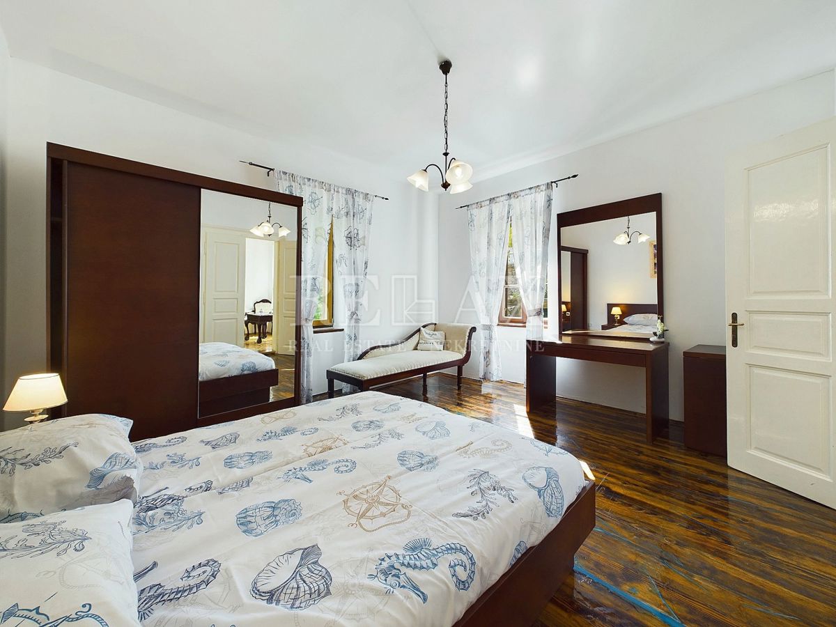 Tribalj - due case in pietra con piscina