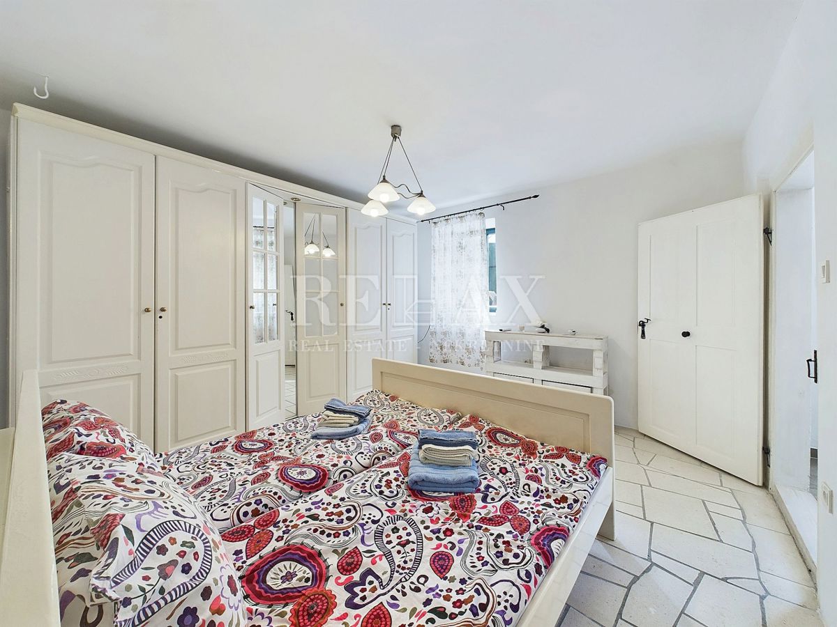 Tribalj - due case in pietra con piscina