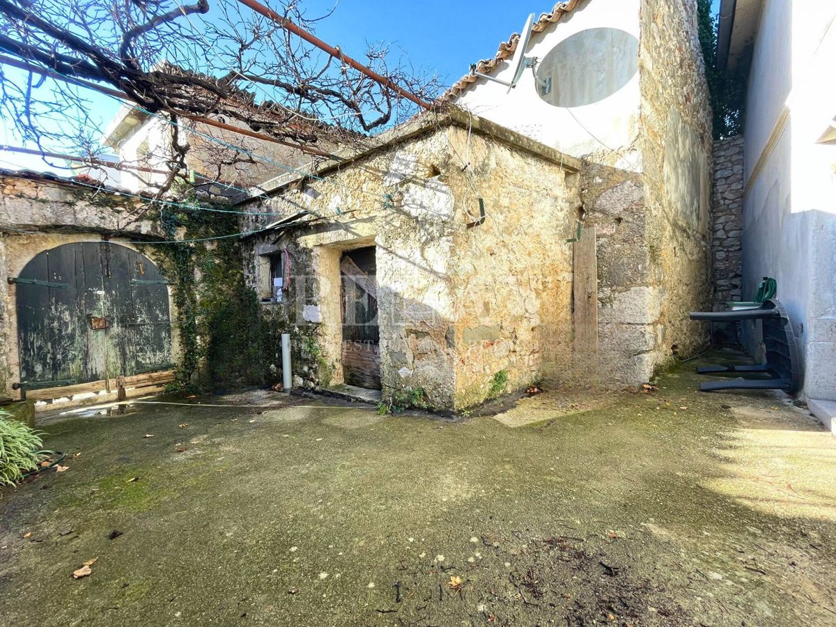 Bribir - casa in pietra da ristrutturare
