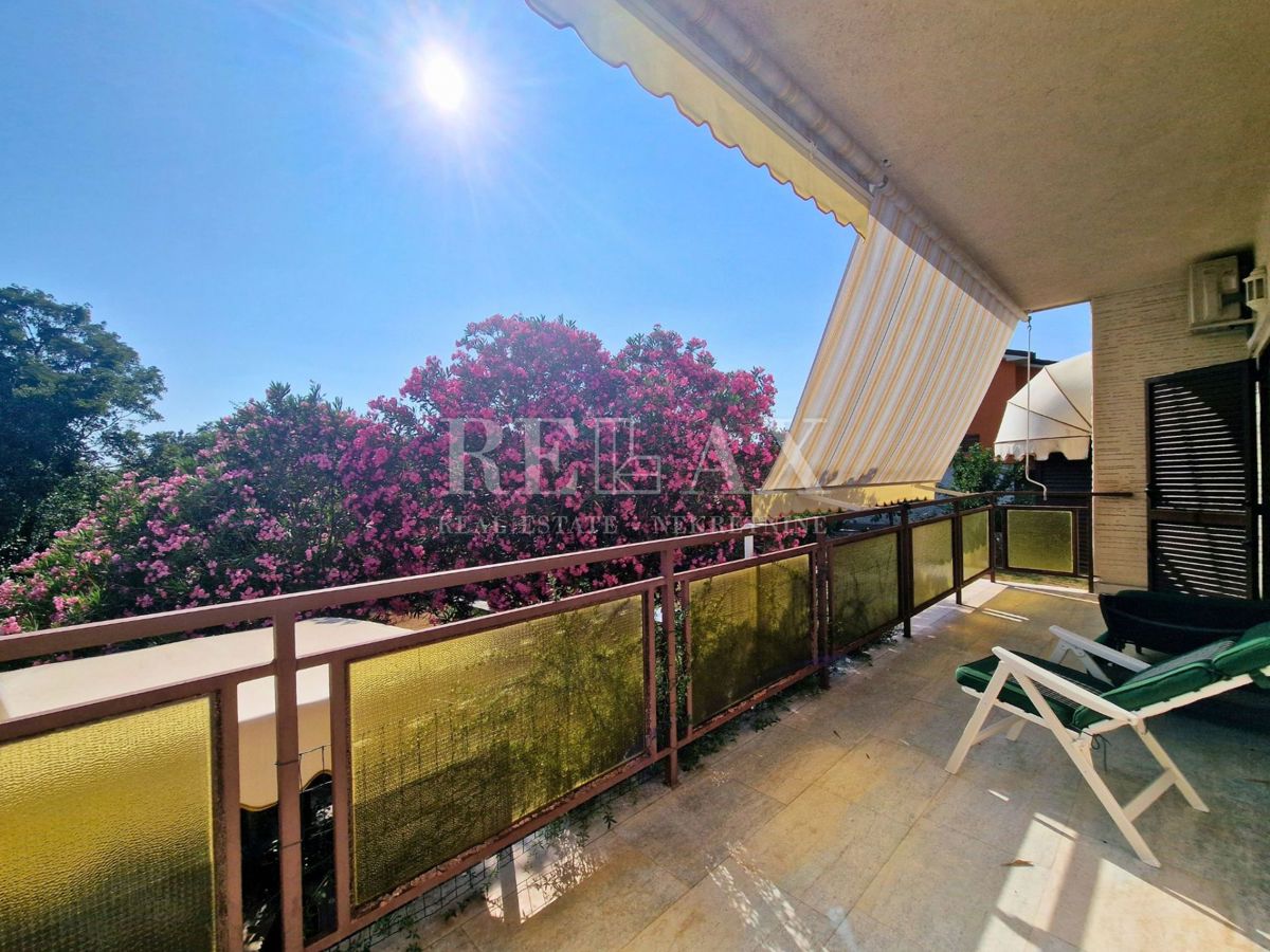 Kostrena - appartamento con un bellissimo giardino