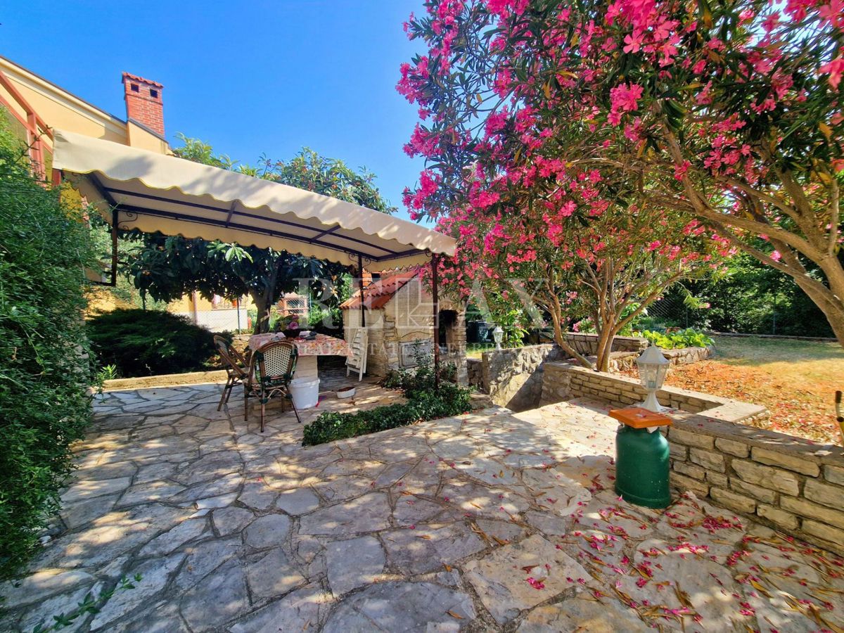 Kostrena - appartamento con un bellissimo giardino