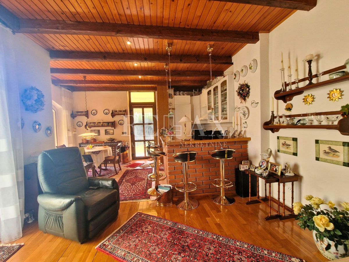 Kostrena - appartamento con un bellissimo giardino