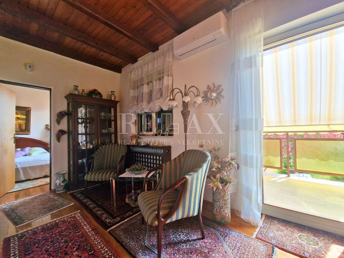 Kostrena - appartamento con un bellissimo giardino