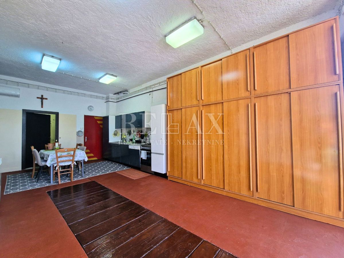 Kostrena - appartamento con un bellissimo giardino