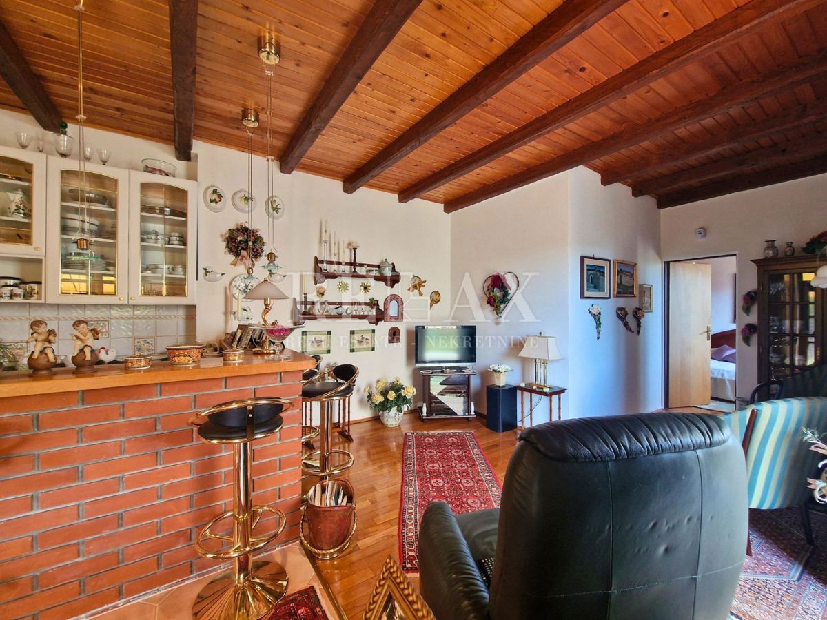 Kostrena - appartamento con un bellissimo giardino