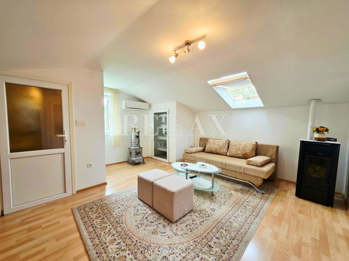 Sveti Juraj - 1a fila al mare, 2 appartamenti