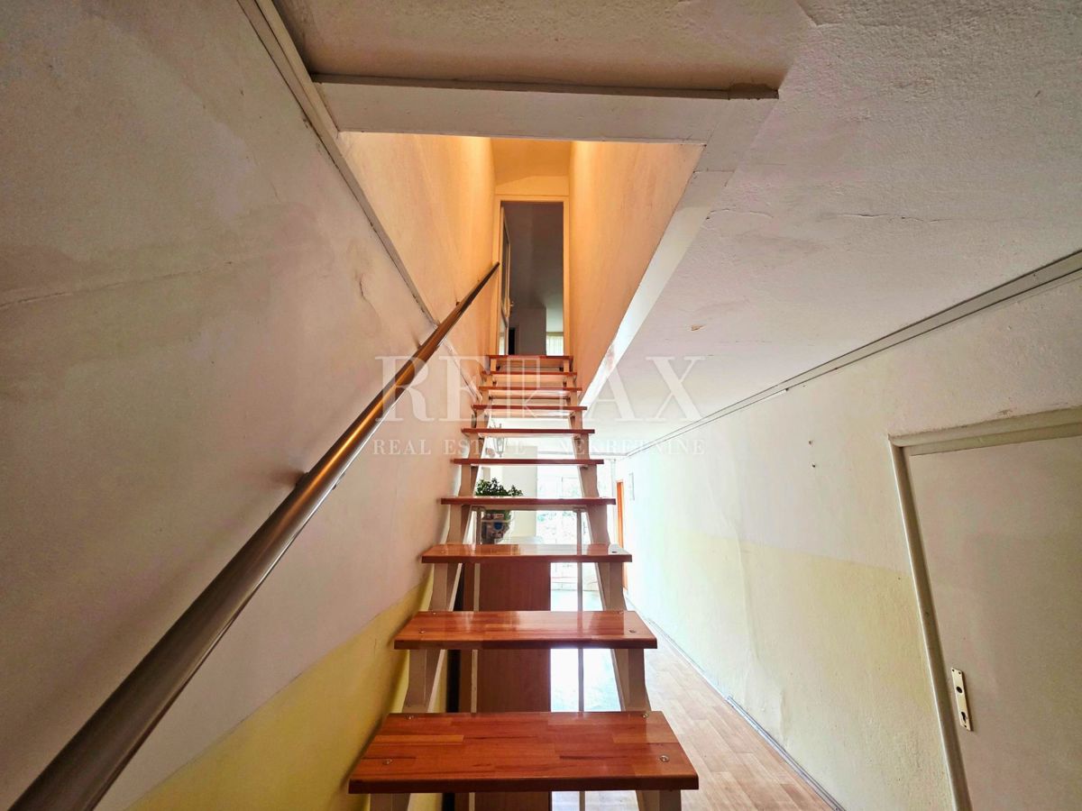 Sveti Juraj - 1a fila al mare, 2 appartamenti