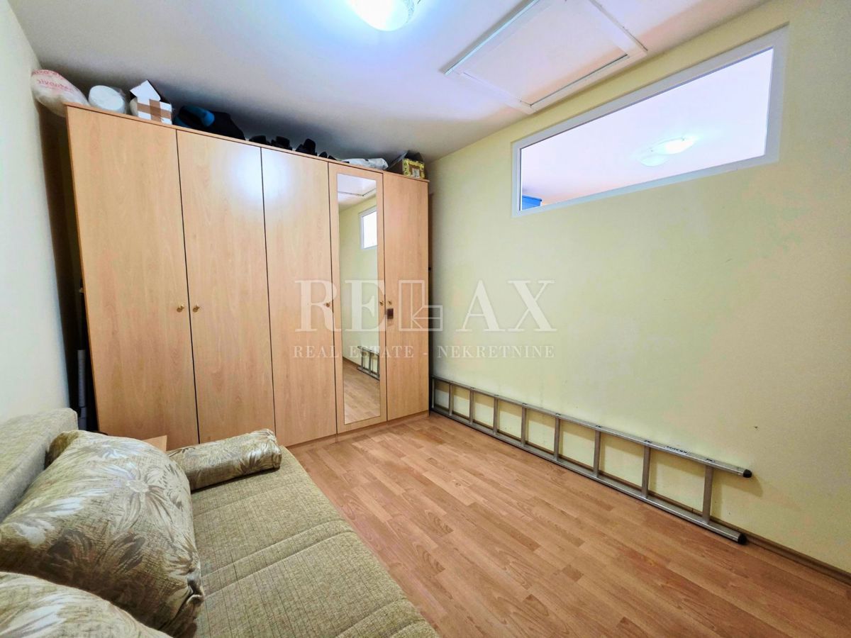 Sveti Juraj - 1a fila al mare, 2 appartamenti