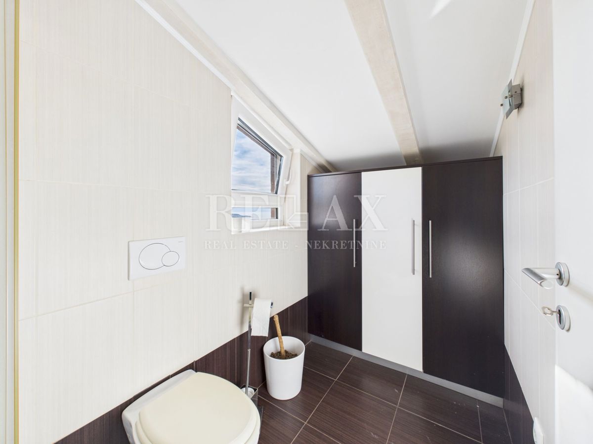 Crikvenica – Appartamento su due livelli, 104 m² con vista mare