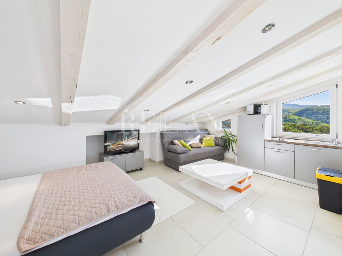 Crikvenica – Appartamento su due livelli, 104 m² con vista mare