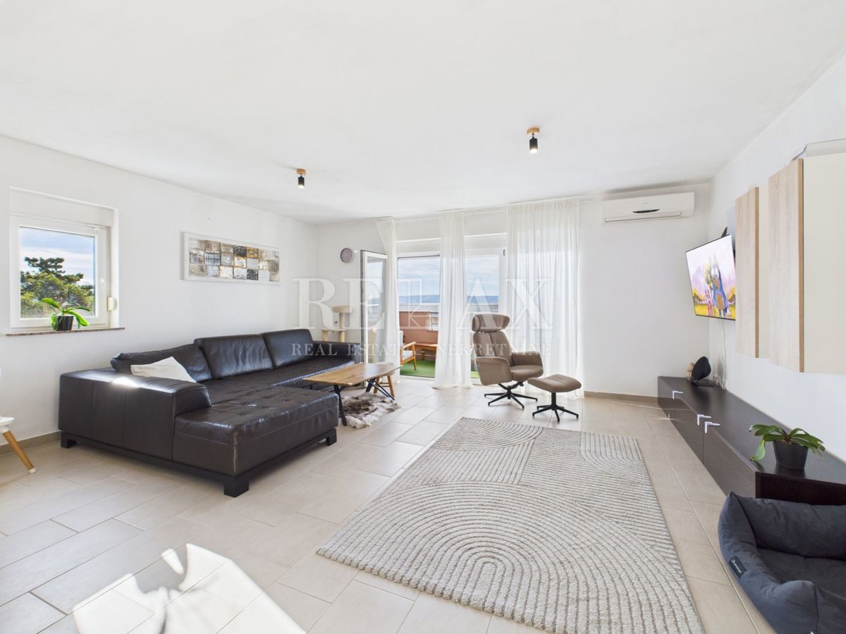 Crikvenica – Appartamento su due livelli, 104 m² con vista mare