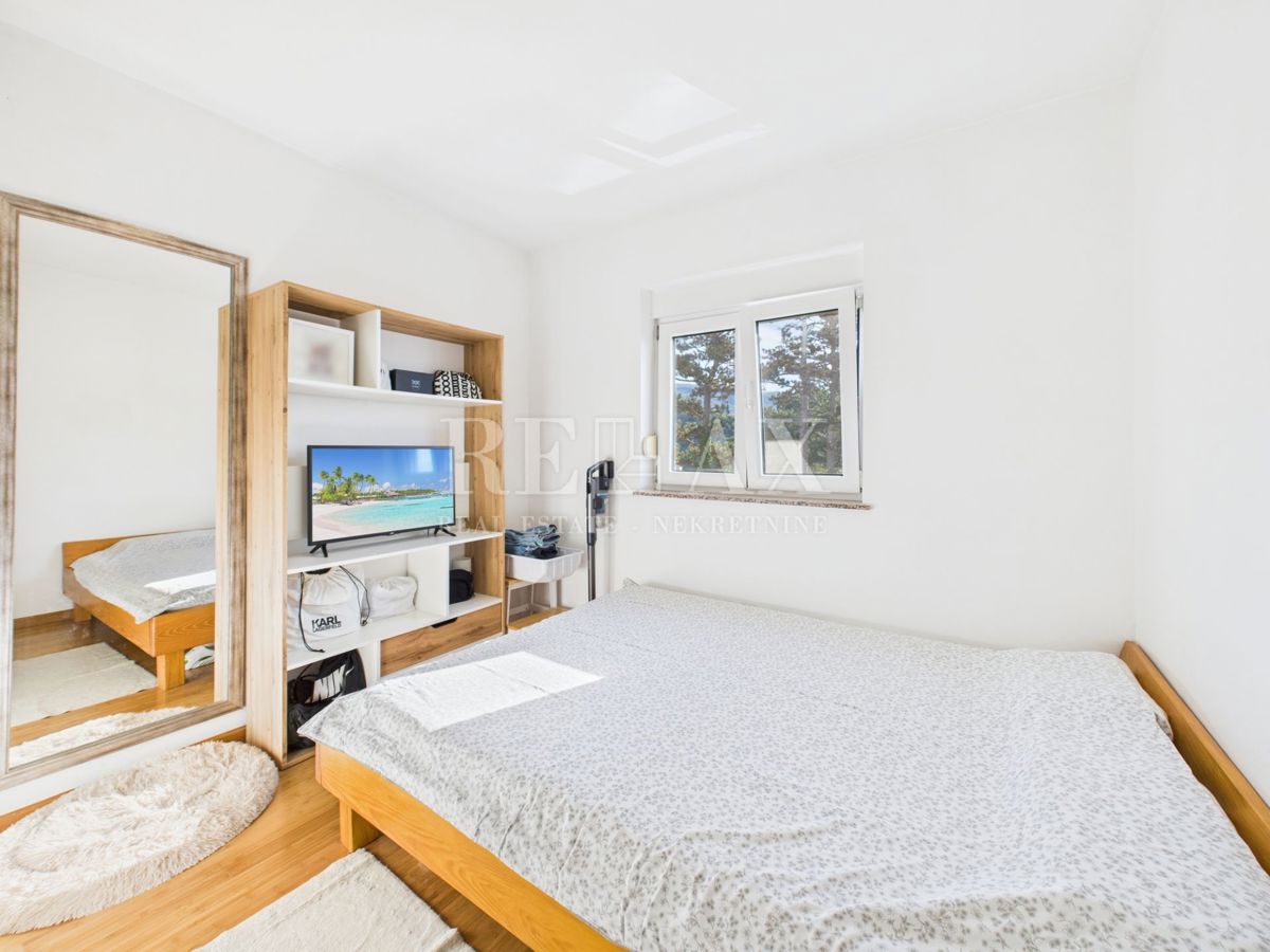 Crikvenica – Appartamento su due livelli, 104 m² con vista mare