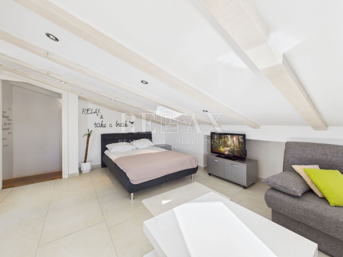 Crikvenica – Appartamento su due livelli, 104 m² con vista mare