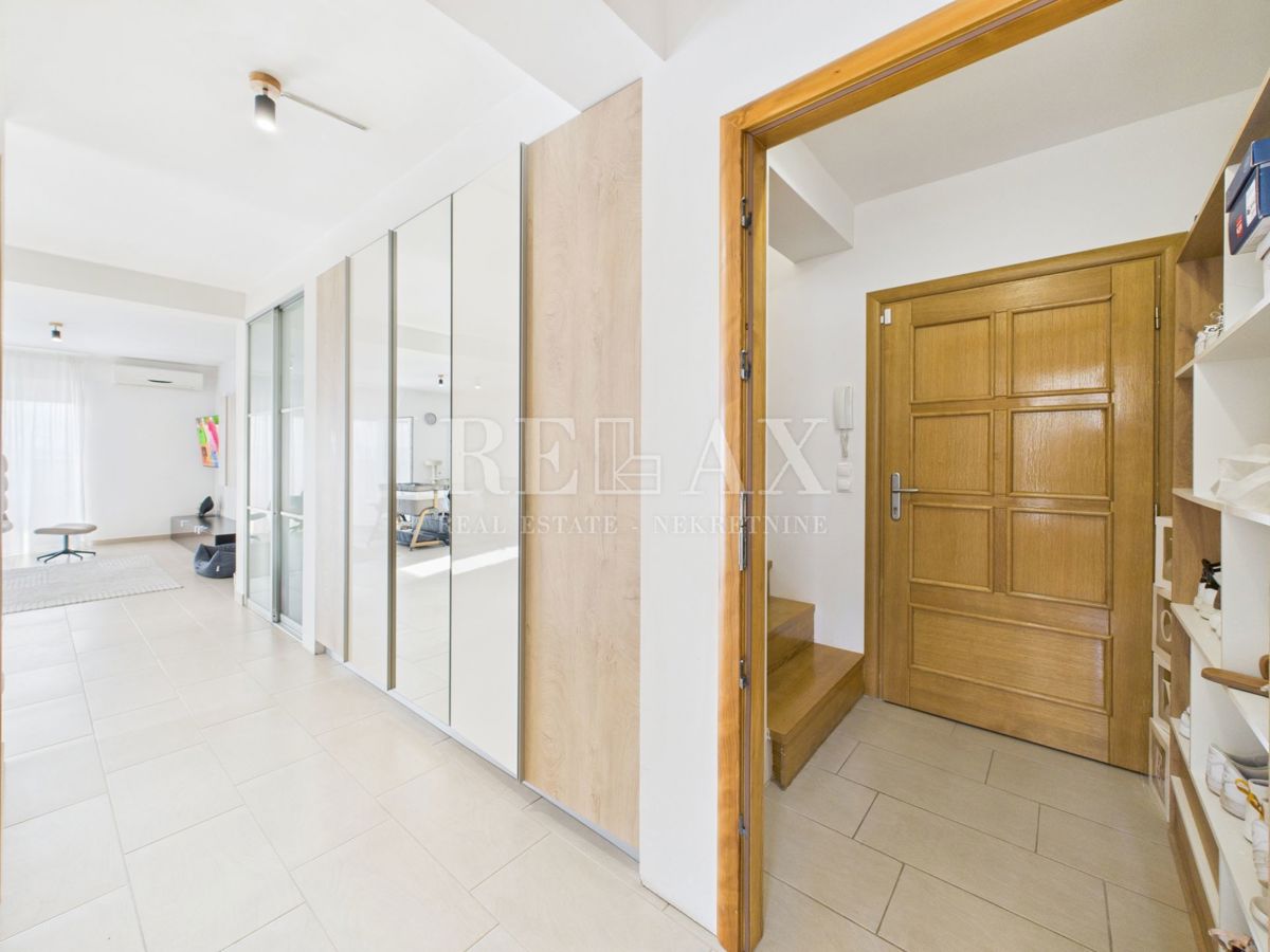 Crikvenica – Appartamento su due livelli, 104 m² con vista mare