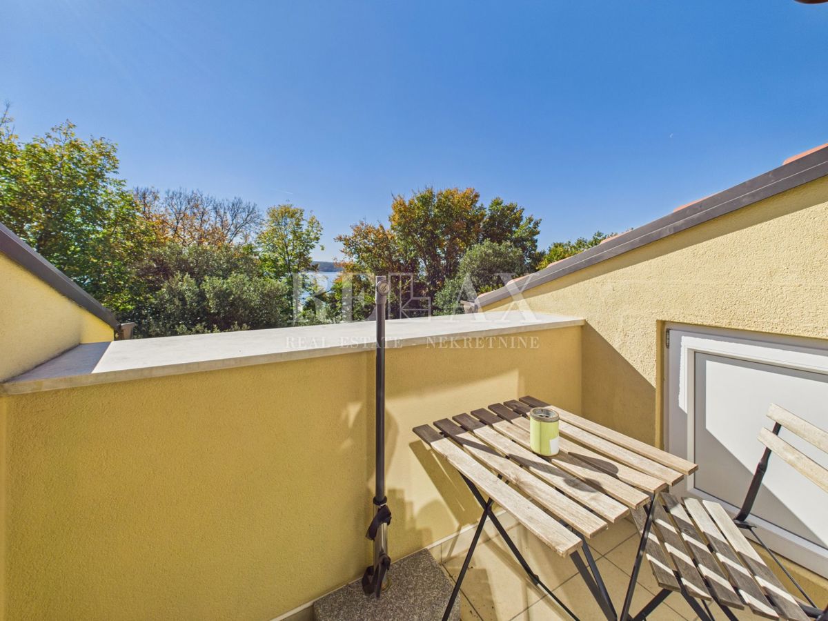 Crikvenica - appartamento in prima fila al mare