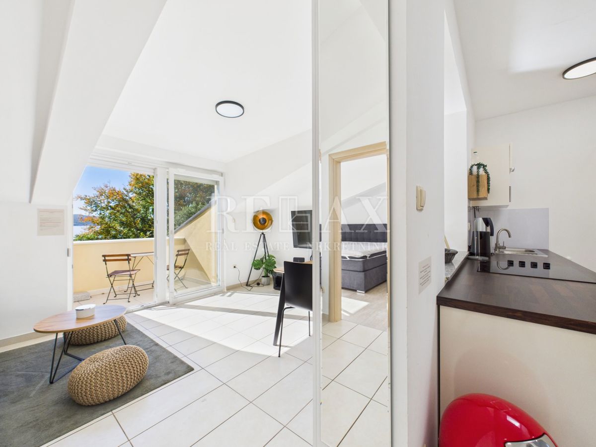 Crikvenica - appartamento in prima fila al mare