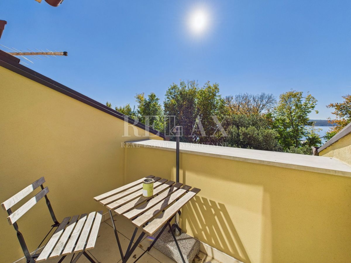 Crikvenica - appartamento in prima fila al mare