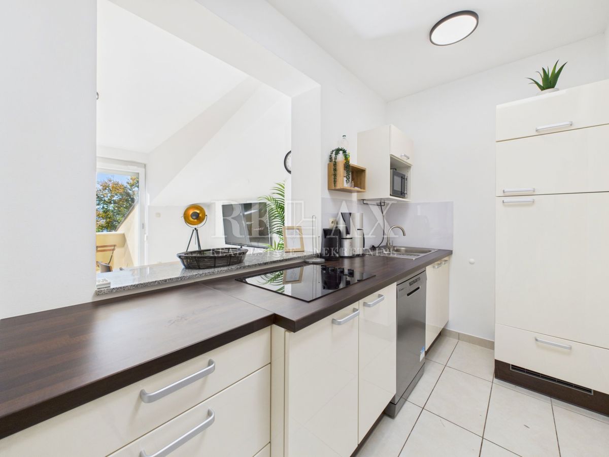 Crikvenica - appartamento in prima fila al mare