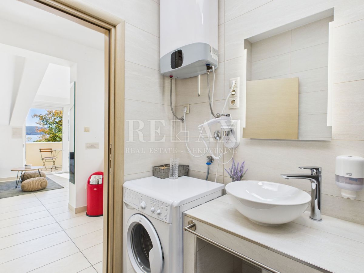 Crikvenica - appartamento in prima fila al mare