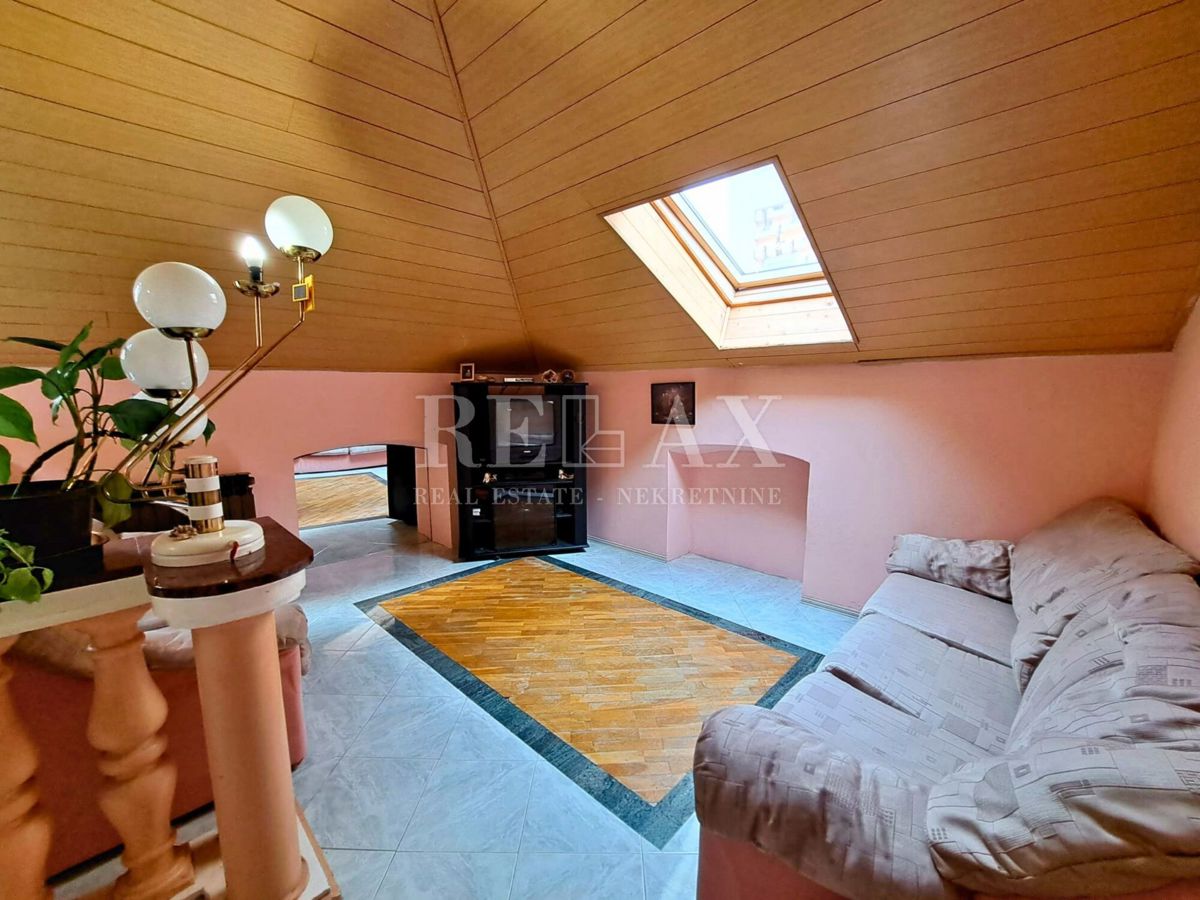 Novi Vinodolski - locali commerciali, appartamenti e magazzino