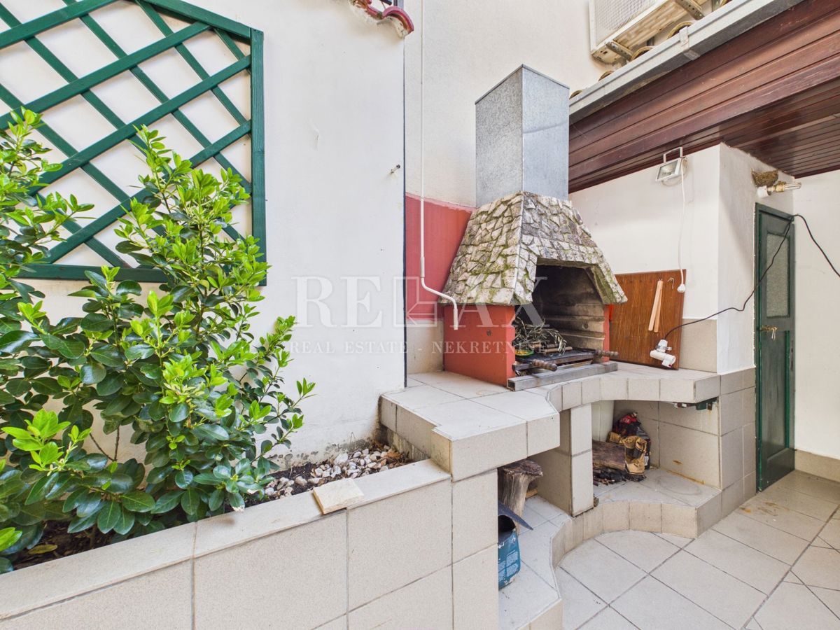 Novi Vinodolski - due case nel centro della città