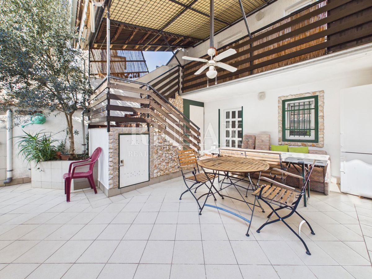 Novi Vinodolski - due case nel centro della città