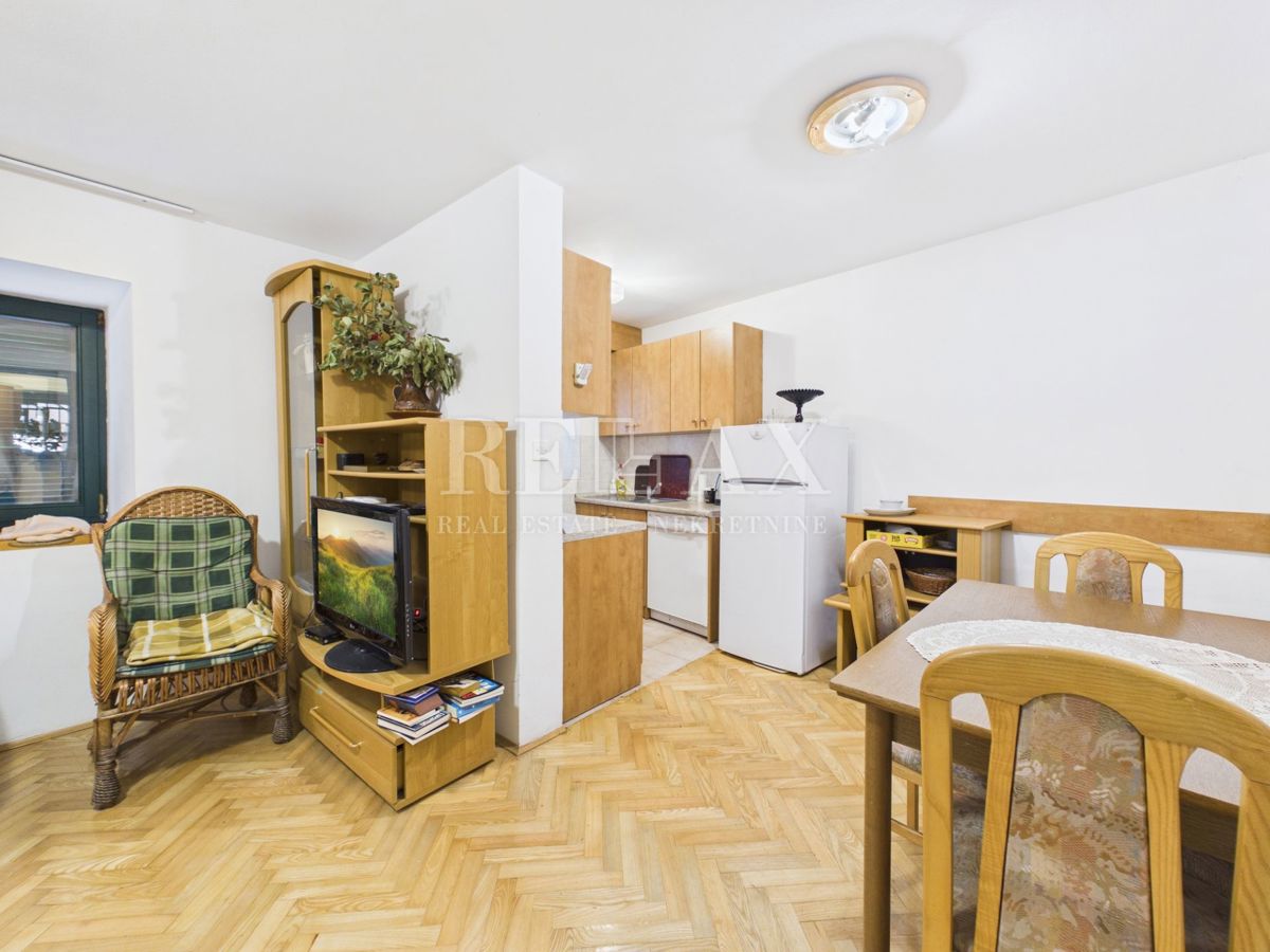 Novi Vinodolski - due case nel centro della città