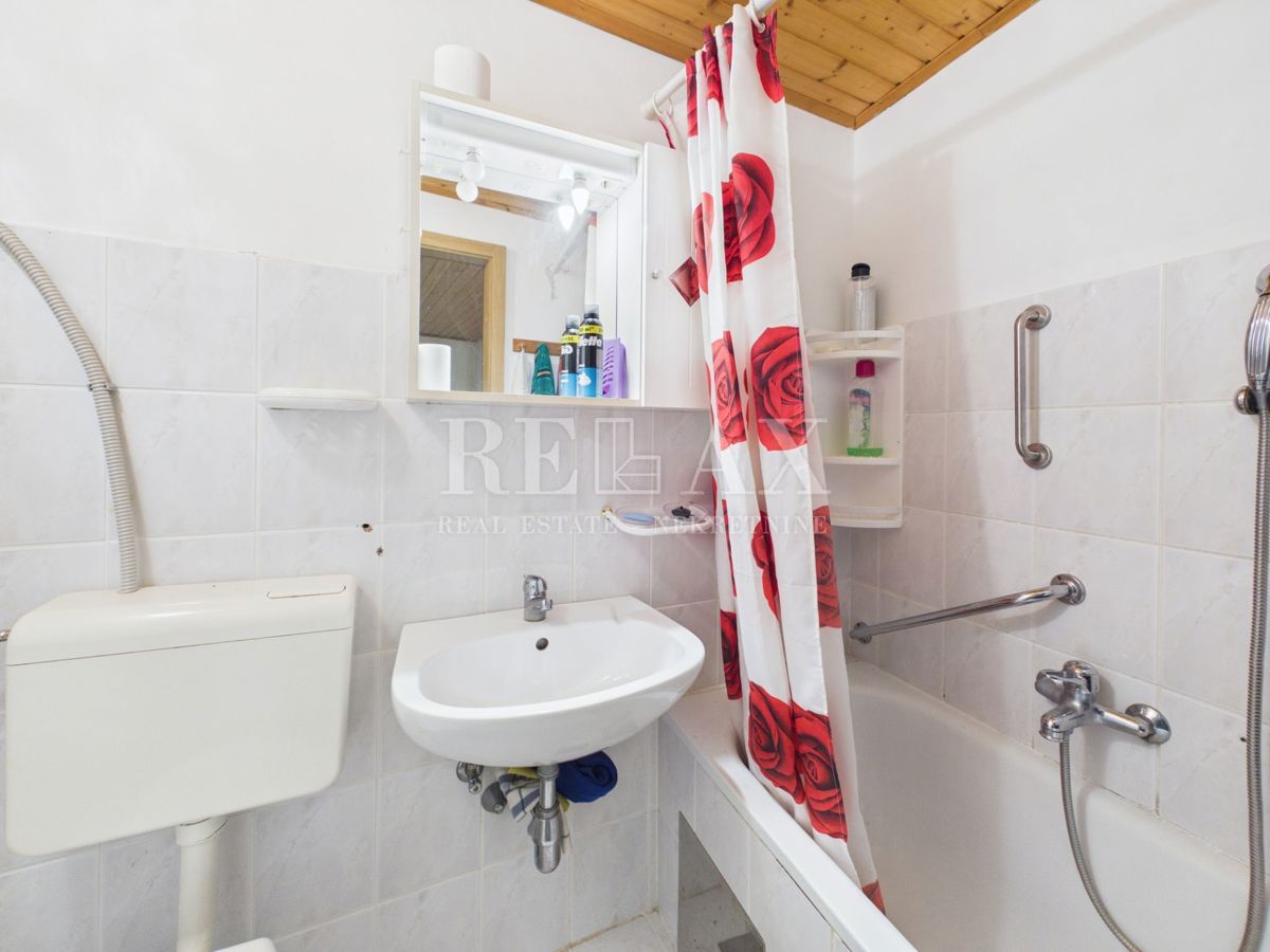 Novi Vinodolski - due case nel centro della città