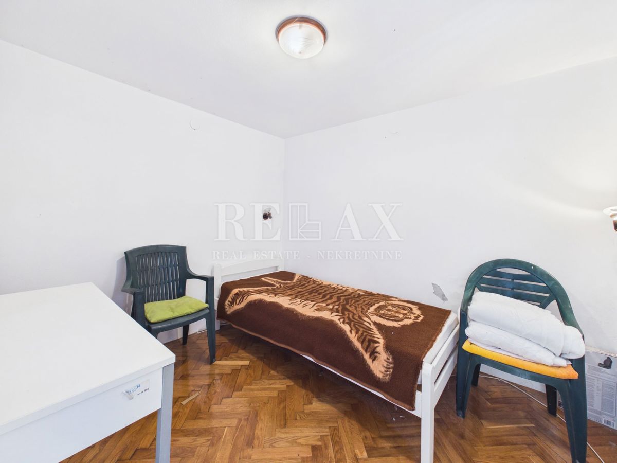 Novi Vinodolski - due case nel centro della città