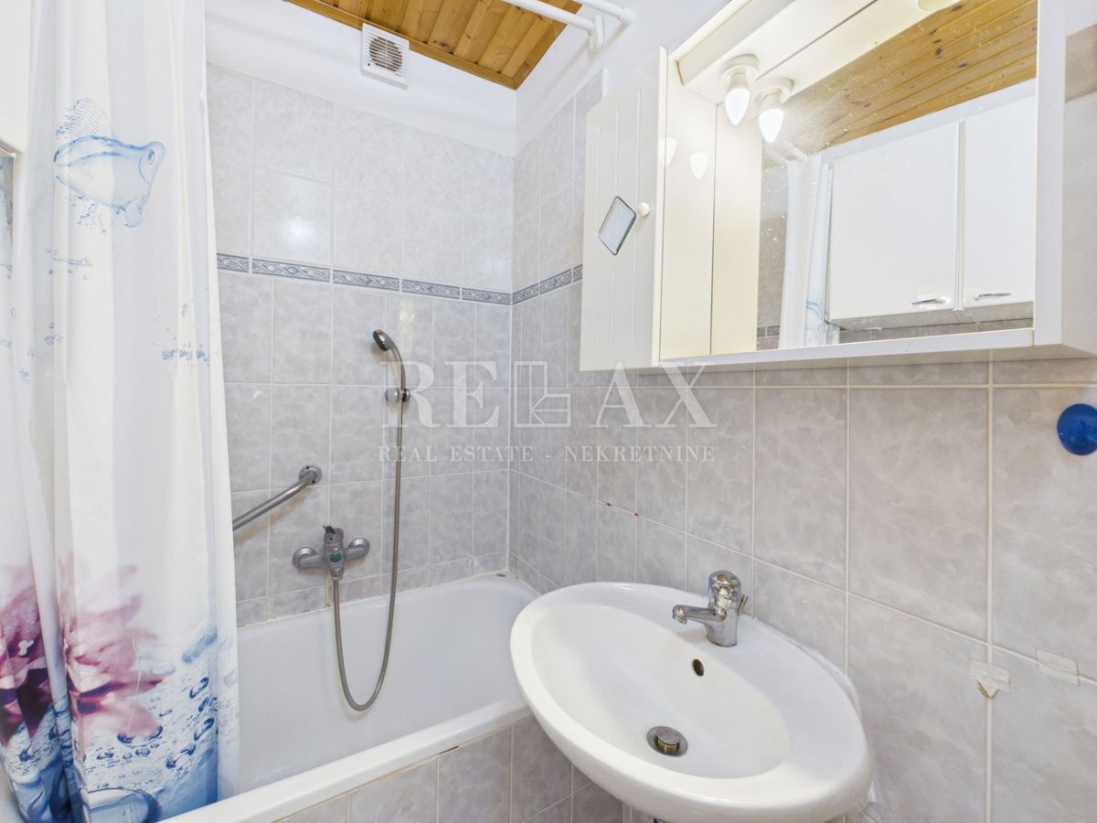 Novi Vinodolski - due case nel centro della città