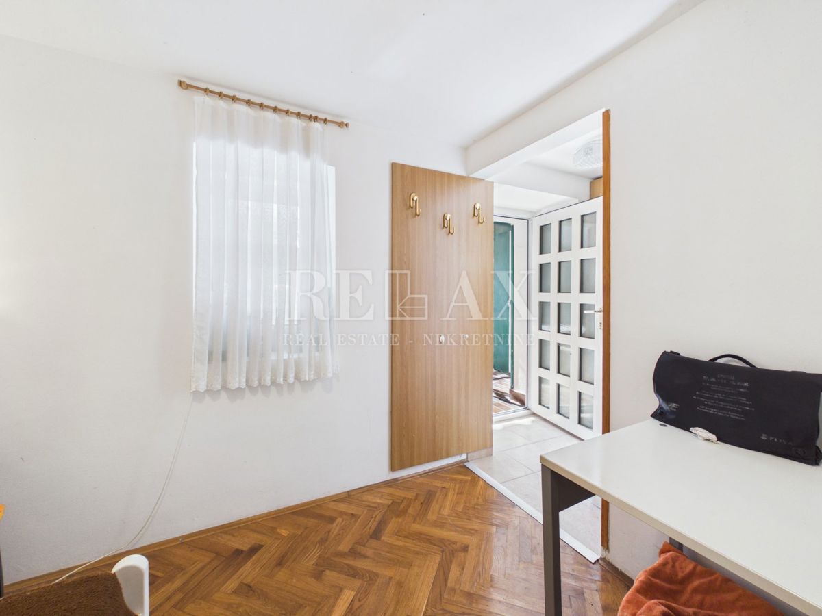 Novi Vinodolski - due case nel centro della città