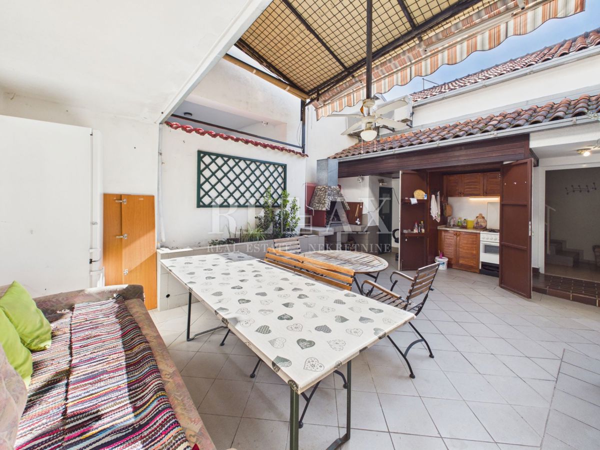 Novi Vinodolski - due case nel centro della città