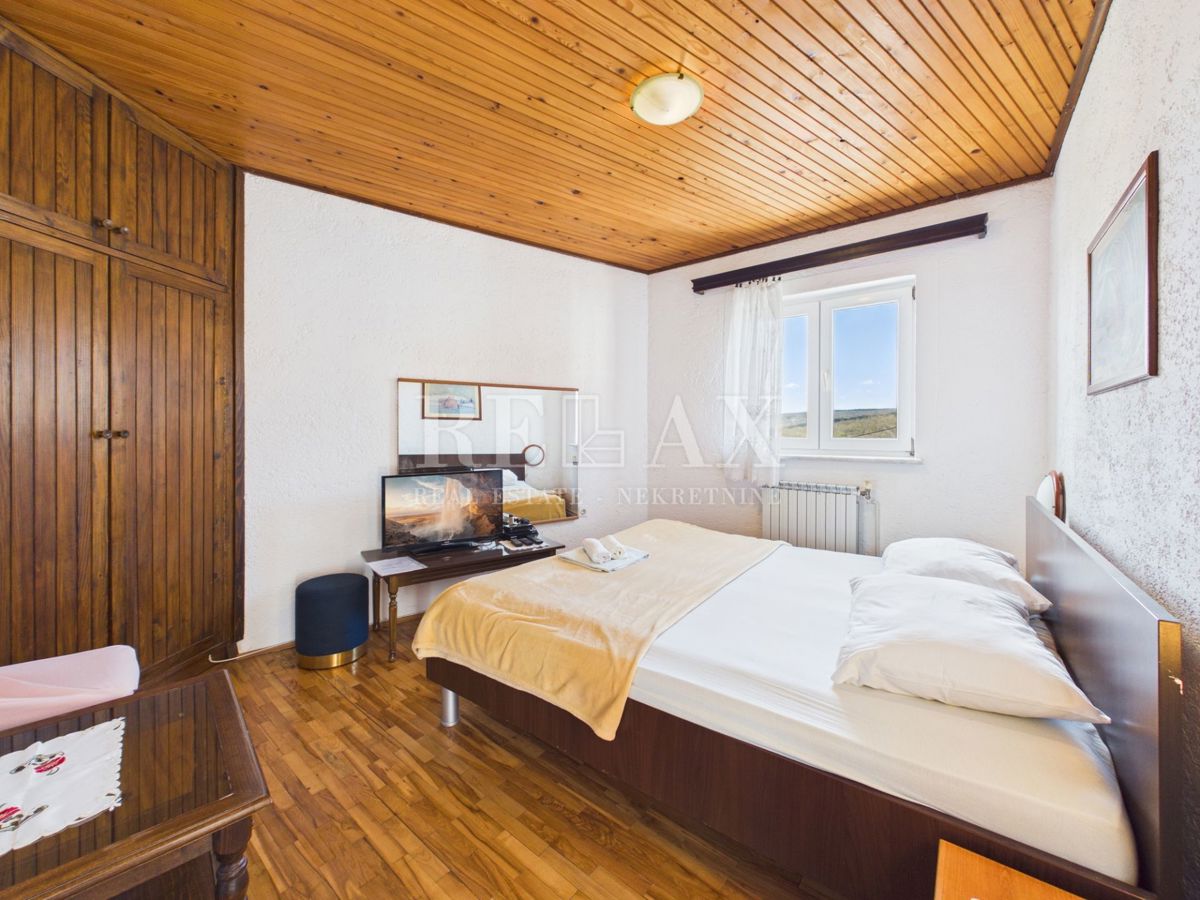 Jadranovo - casa con 5 unità abitative