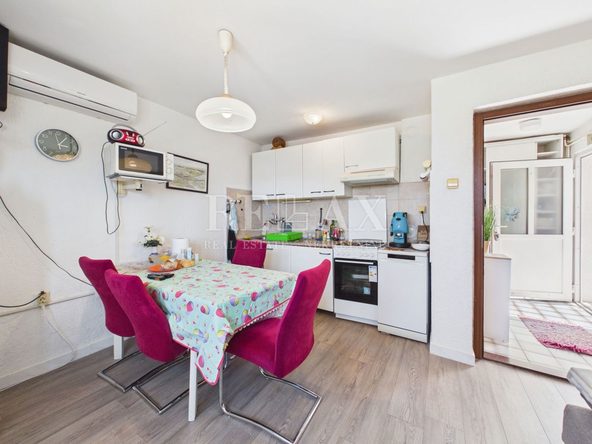 Jadranovo - casa con 5 unità abitative