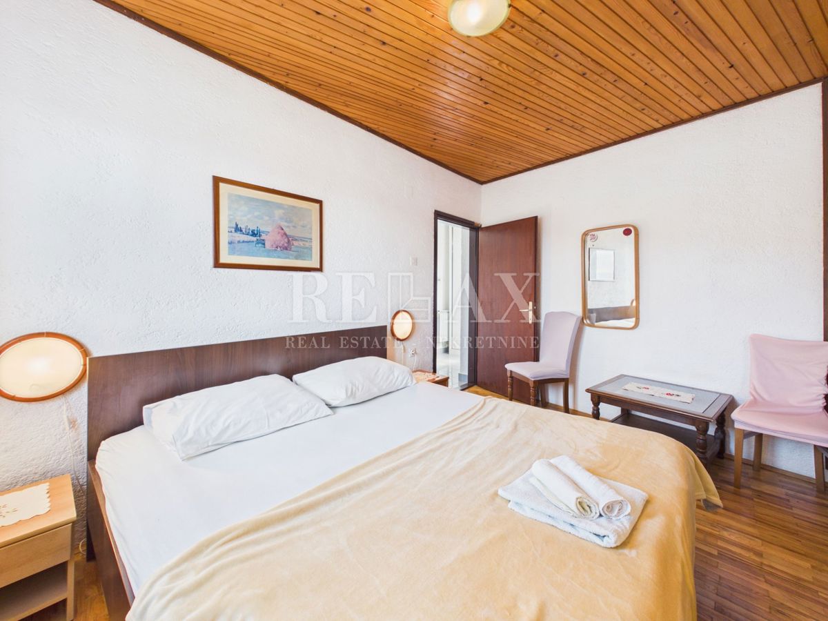 Jadranovo - casa con 5 unità abitative