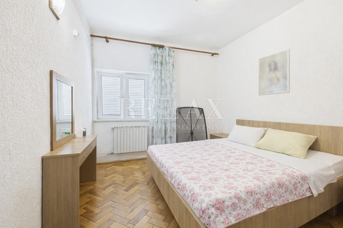 Jadranovo - casa con 5 unità abitative