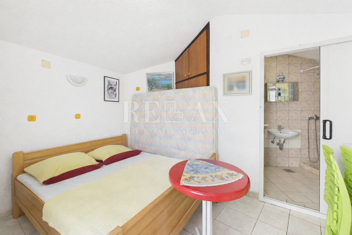 Jadranovo - casa con 5 unità abitative