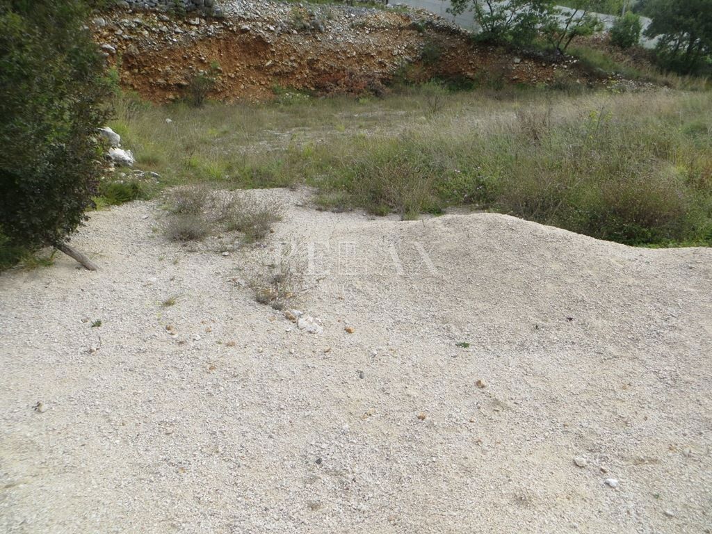 BRIBIR, COMUNE DI VINODOLSKA - terreno edificabile con scavo