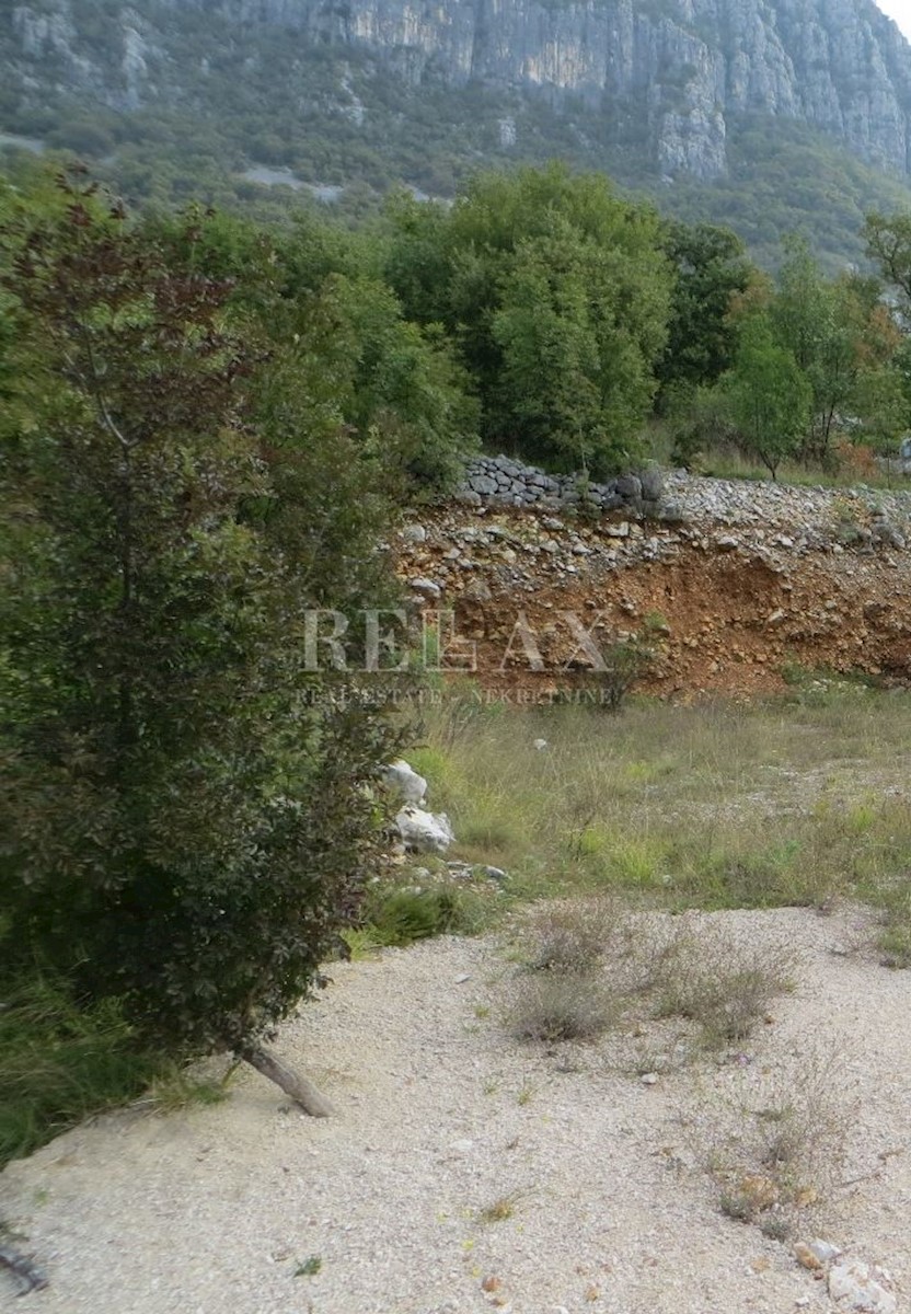 BRIBIR, COMUNE DI VINODOLSKA - terreno edificabile con scavo