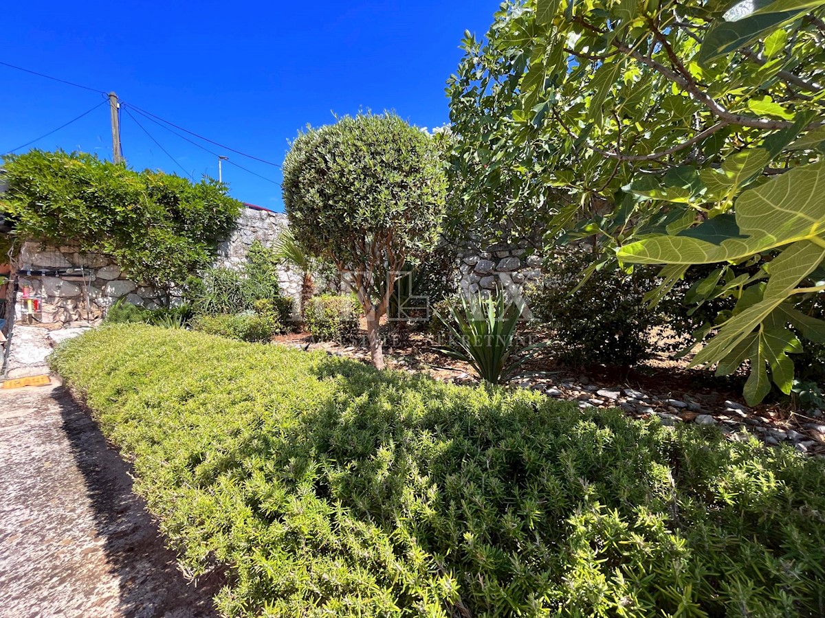 Crikvenica - un appartamento con giardino privato