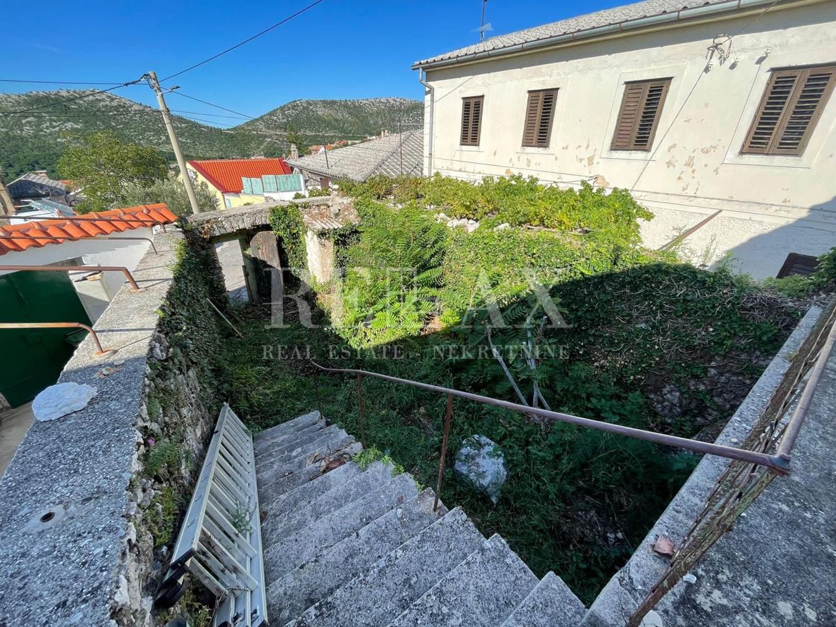 Bribir - antiquariato nel centro della città