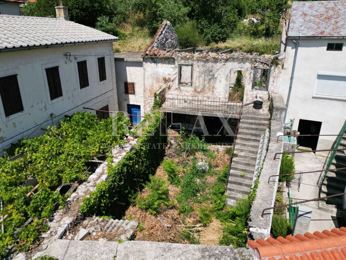 Bribir - antiquariato nel centro della città