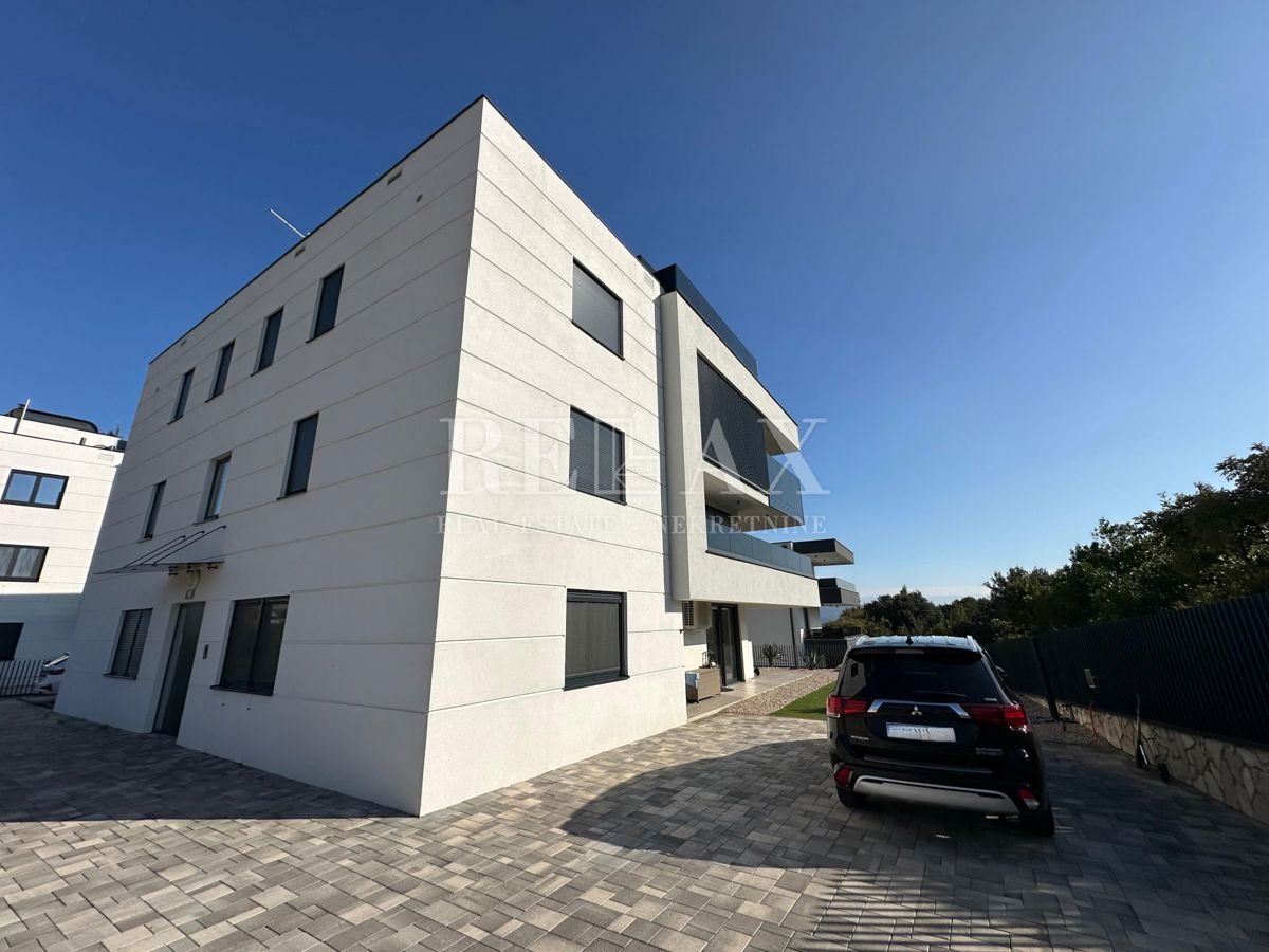 KRK - Appartamento di lusso con piscina e vista mare