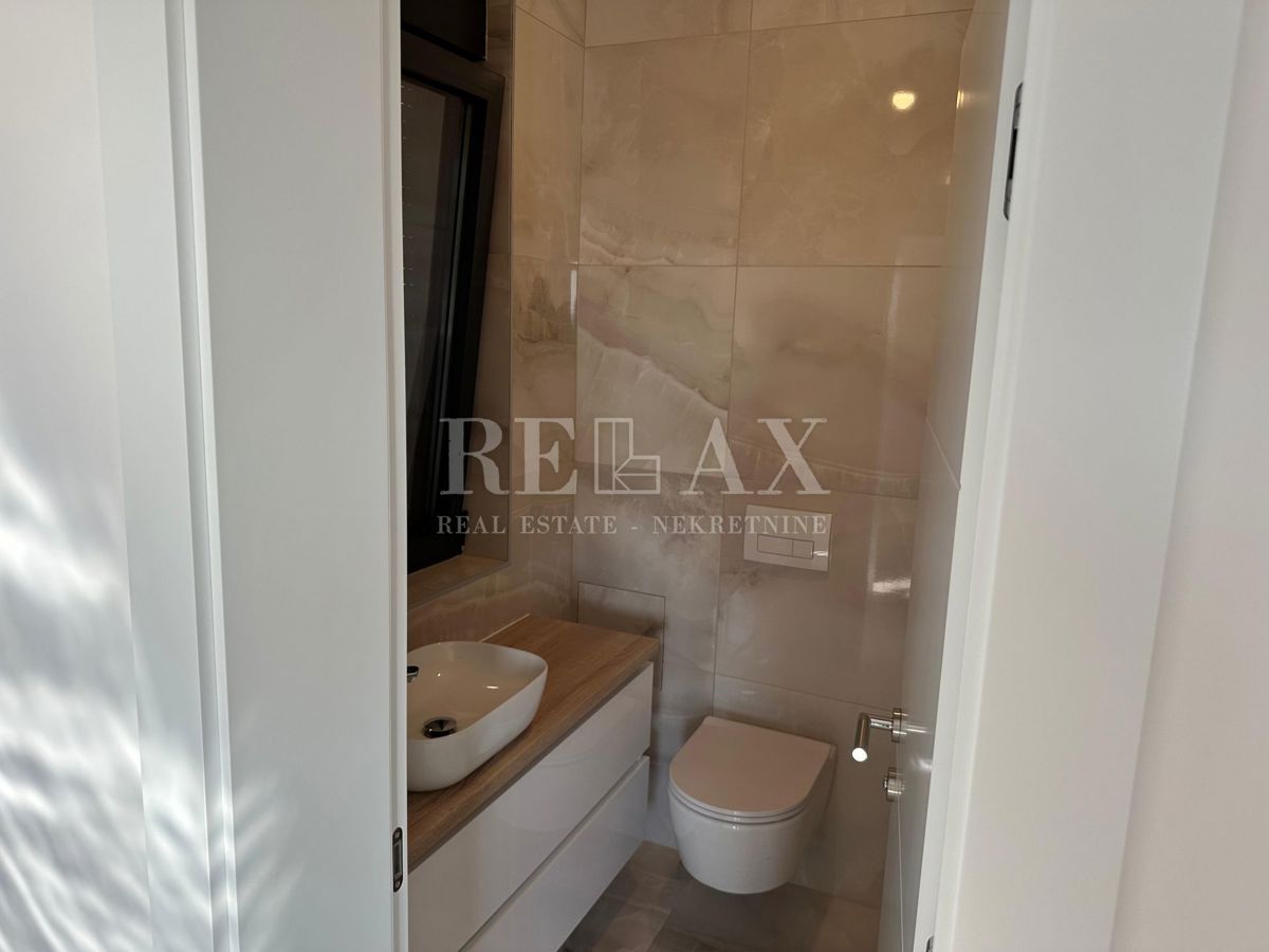 KRK - Appartamento di lusso con piscina e vista mare