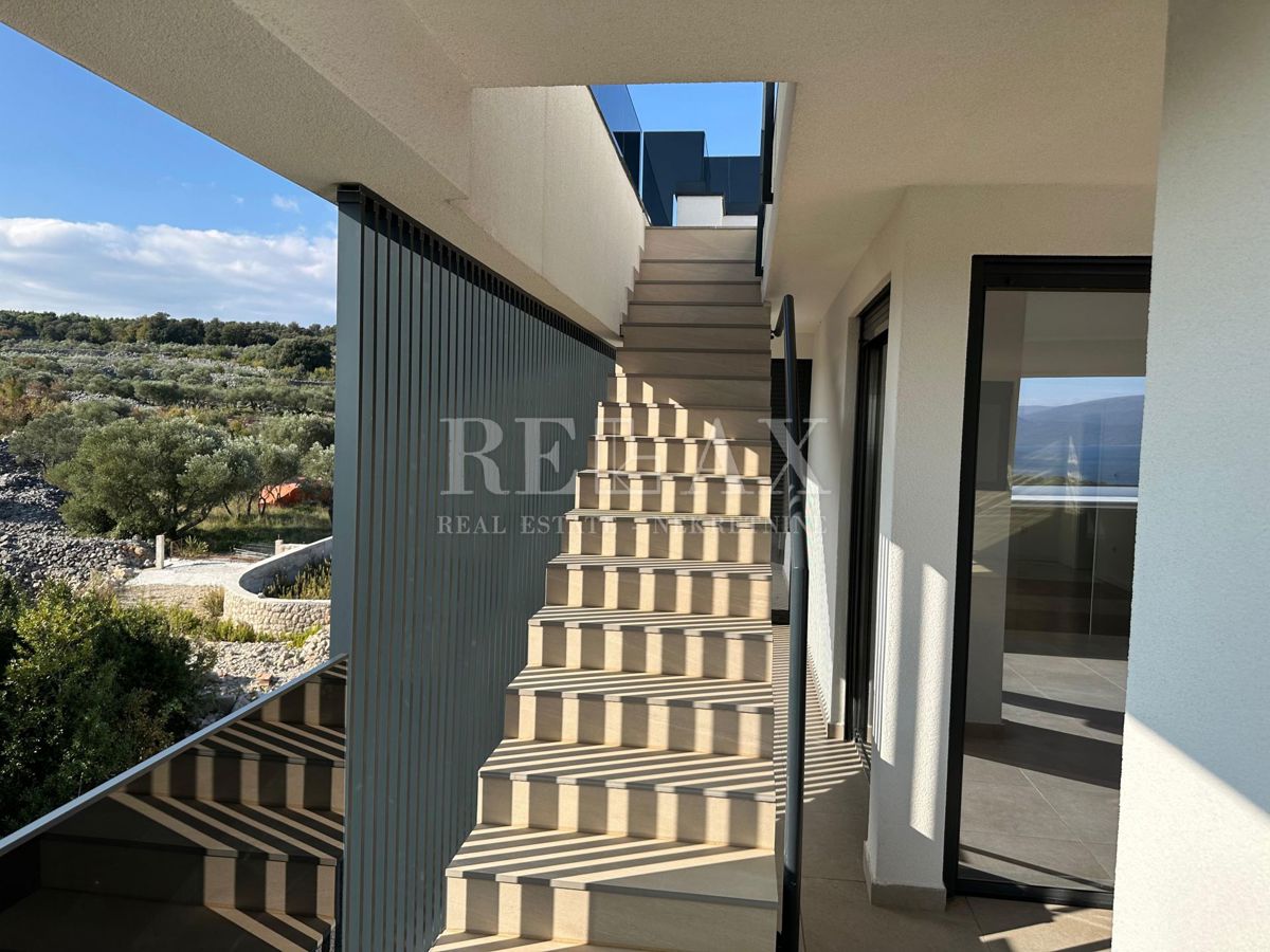 KRK - Appartamento di lusso con piscina e vista mare