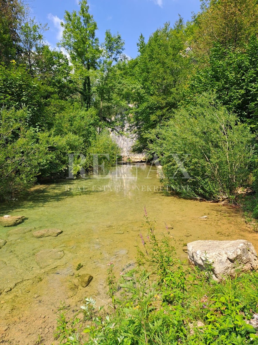 Plitvička Jezera - terreno edificabile di pregio nella zona T1, T2, T3