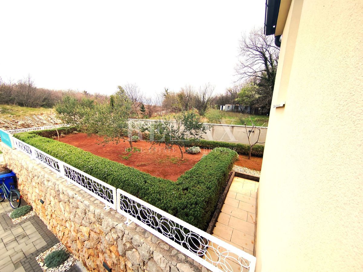 Isola di Krk, Omišalj - Casa con giardino e piscina