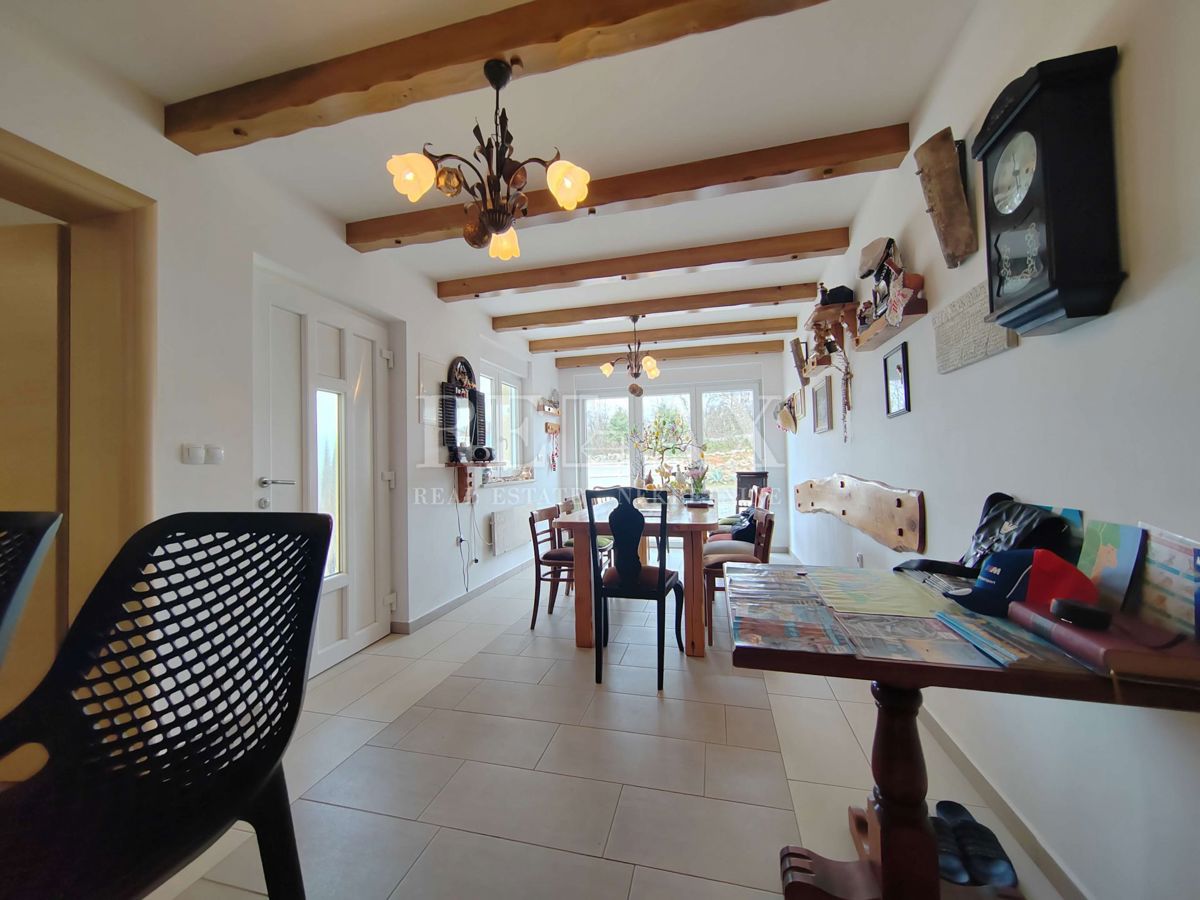 Isola di Krk, Omišalj - Casa con giardino e piscina