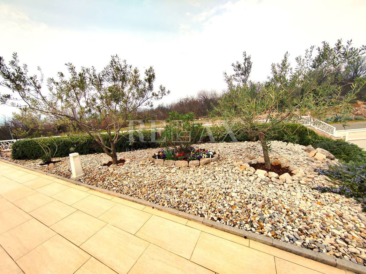 Isola di Krk, Omišalj - Casa con giardino e piscina